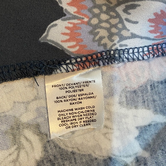 Loft Outlet, navy floral, mixed media, tank top, size S - Picture 4 of 5